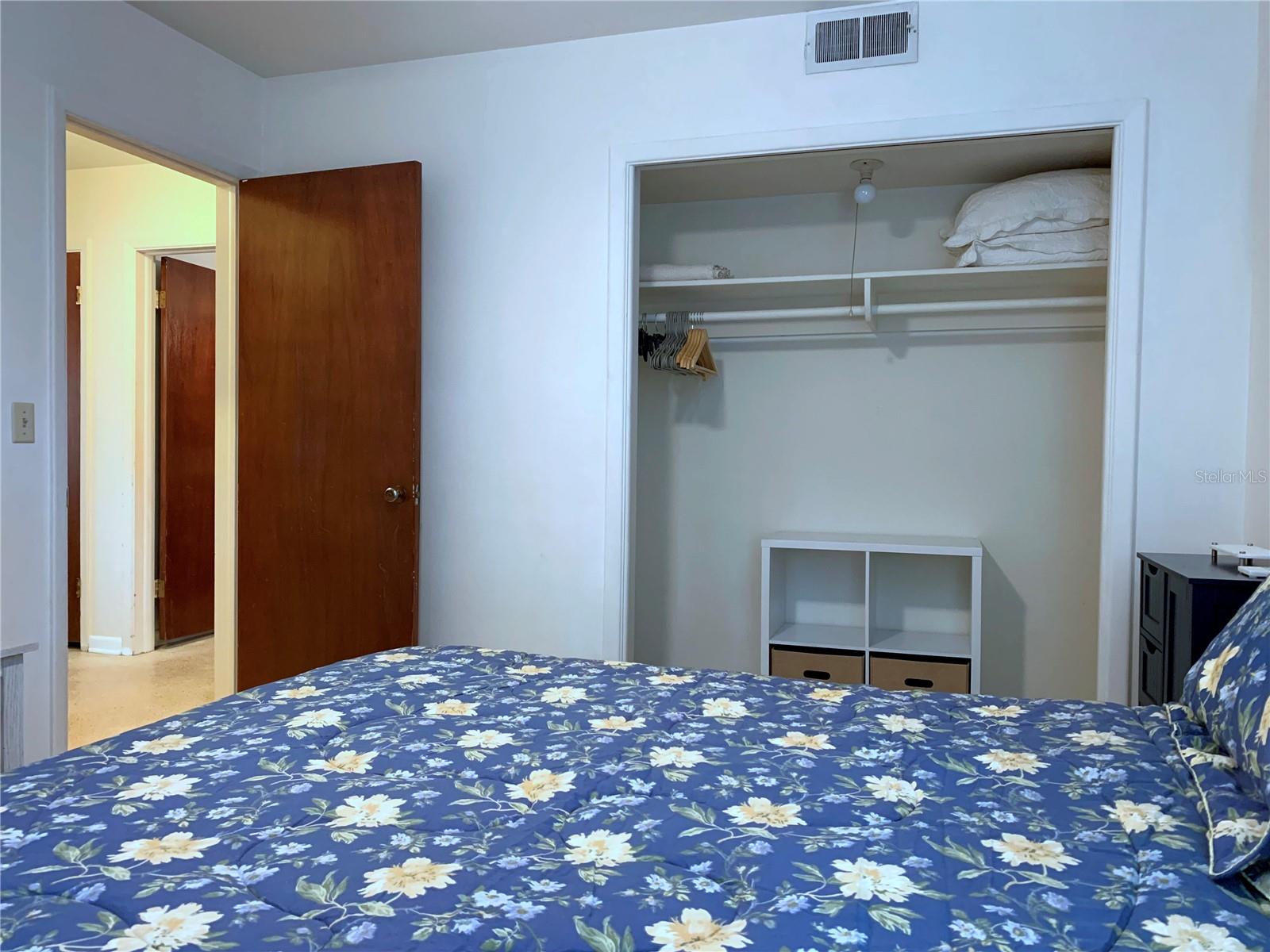 1750 DRUID RD E — photo 35