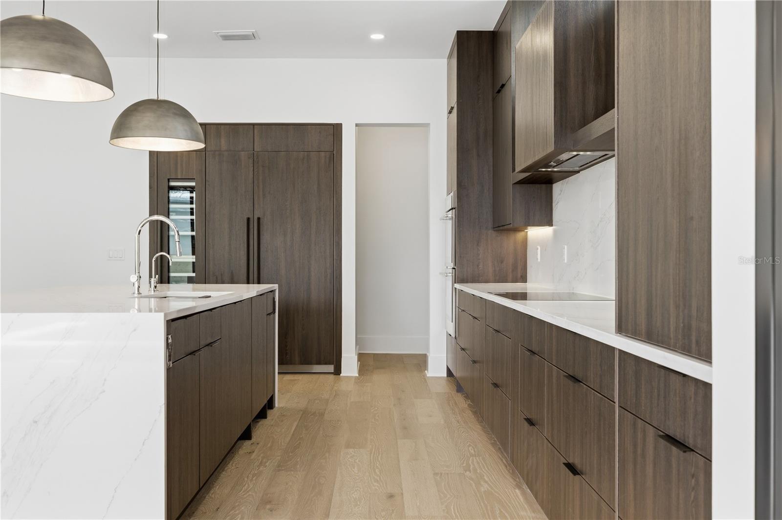 904 W FRIBLEY ST — photo 19