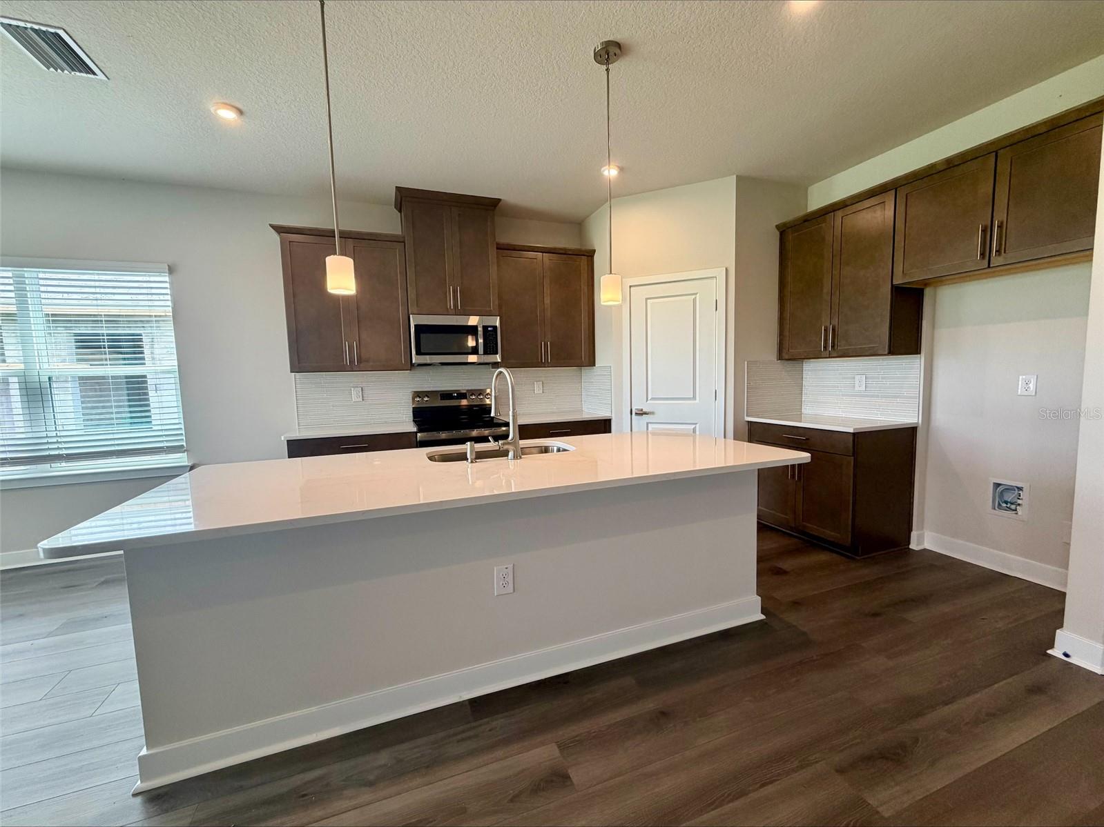 2578 WHITE LADYFISH RD — photo 2