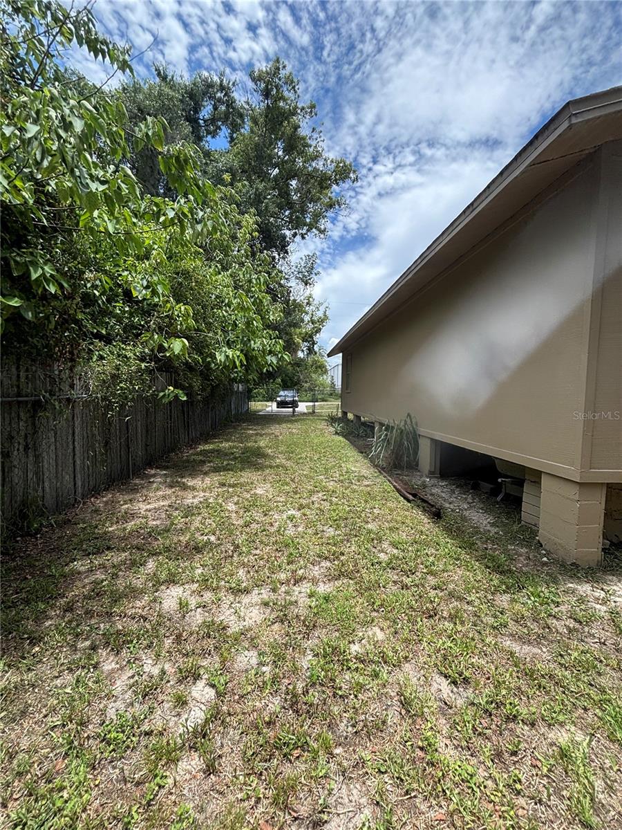 13232 BLISSFIELD RD — photo 17