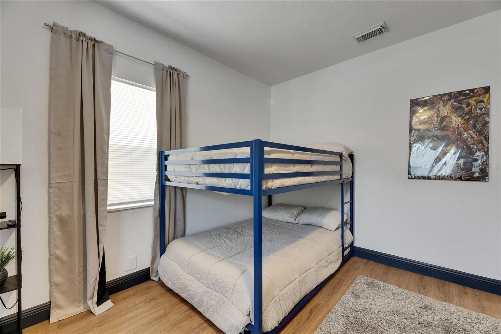 1009 E COLUMBUS DR — photo 18