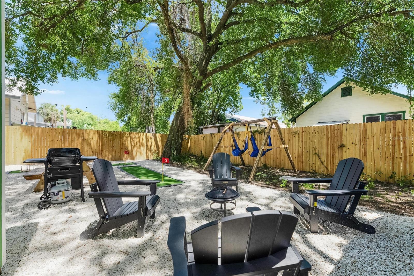 1009 E COLUMBUS DR — photo 26