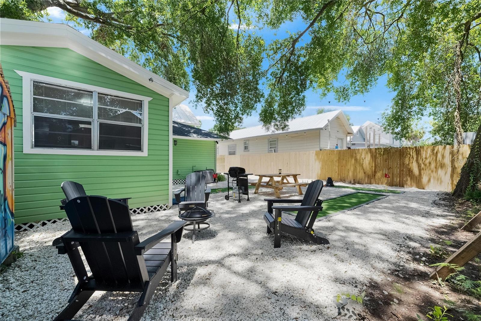 1009 E COLUMBUS DR — photo 25