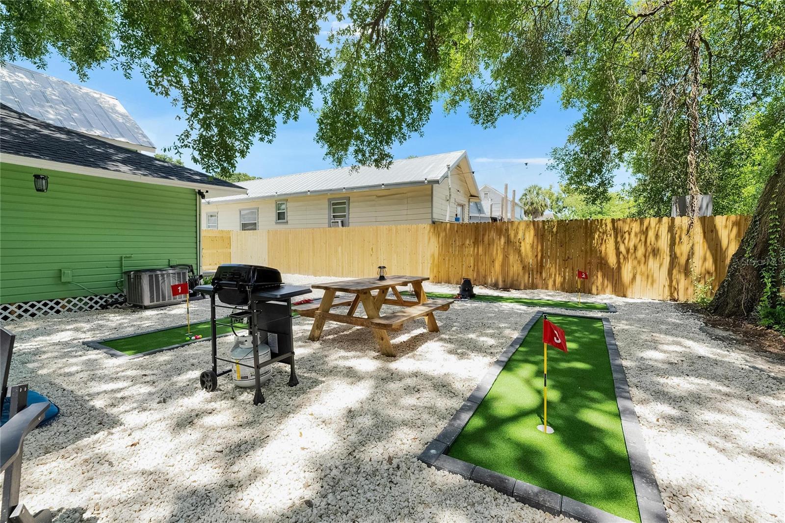 1009 E COLUMBUS DR — photo 27