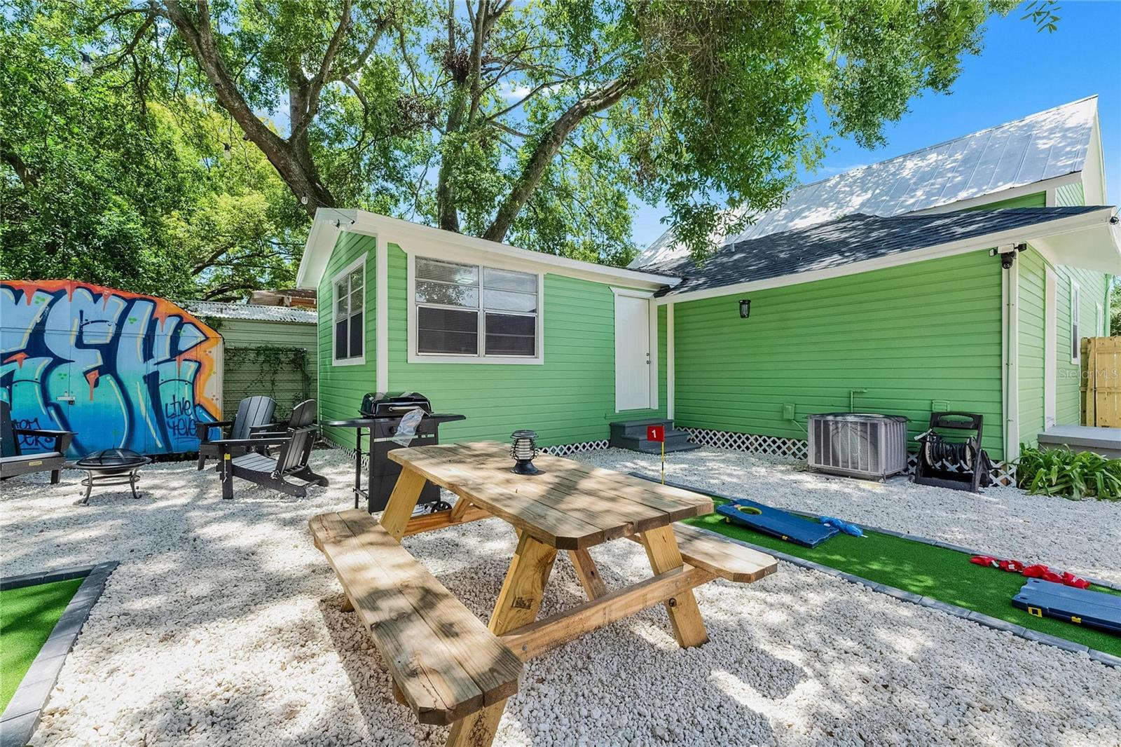 1009 E COLUMBUS DR — photo 29