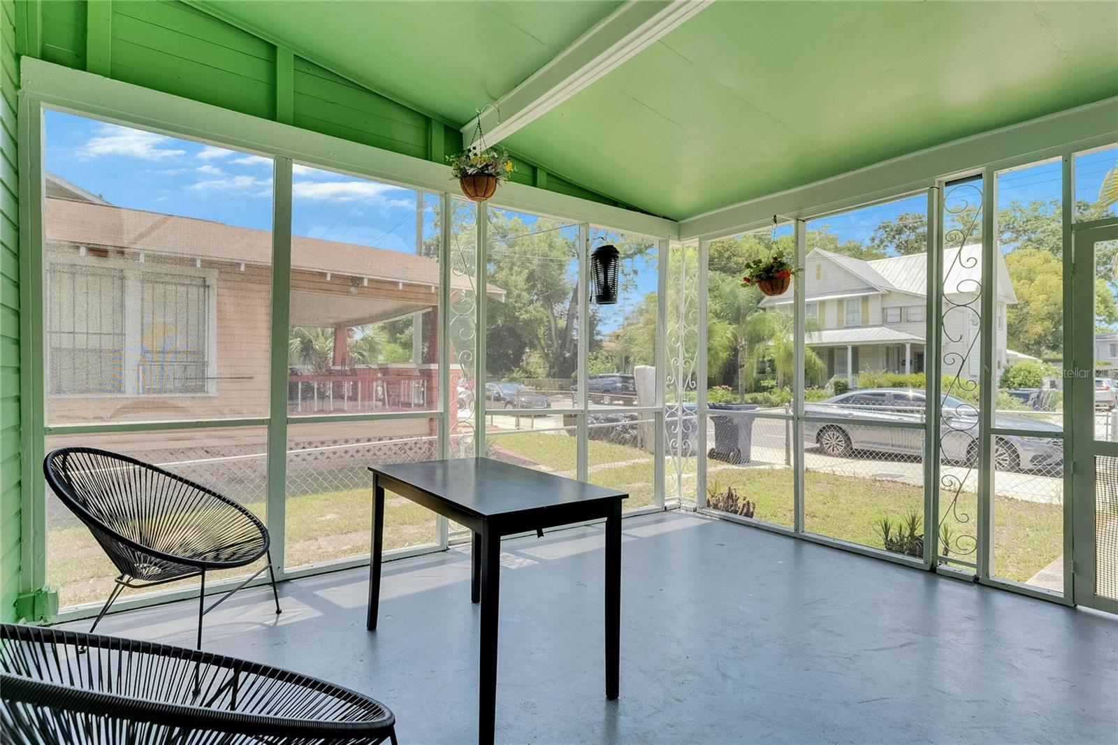 1009 E COLUMBUS DR — photo 34