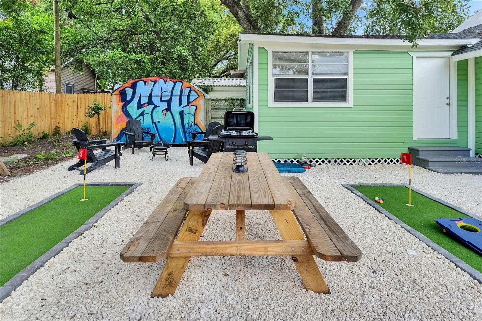 1009 E COLUMBUS DR — photo 22