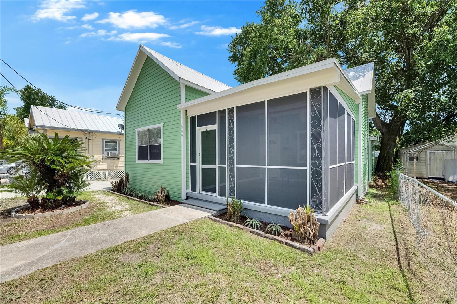 1009 E COLUMBUS DR — photo 35