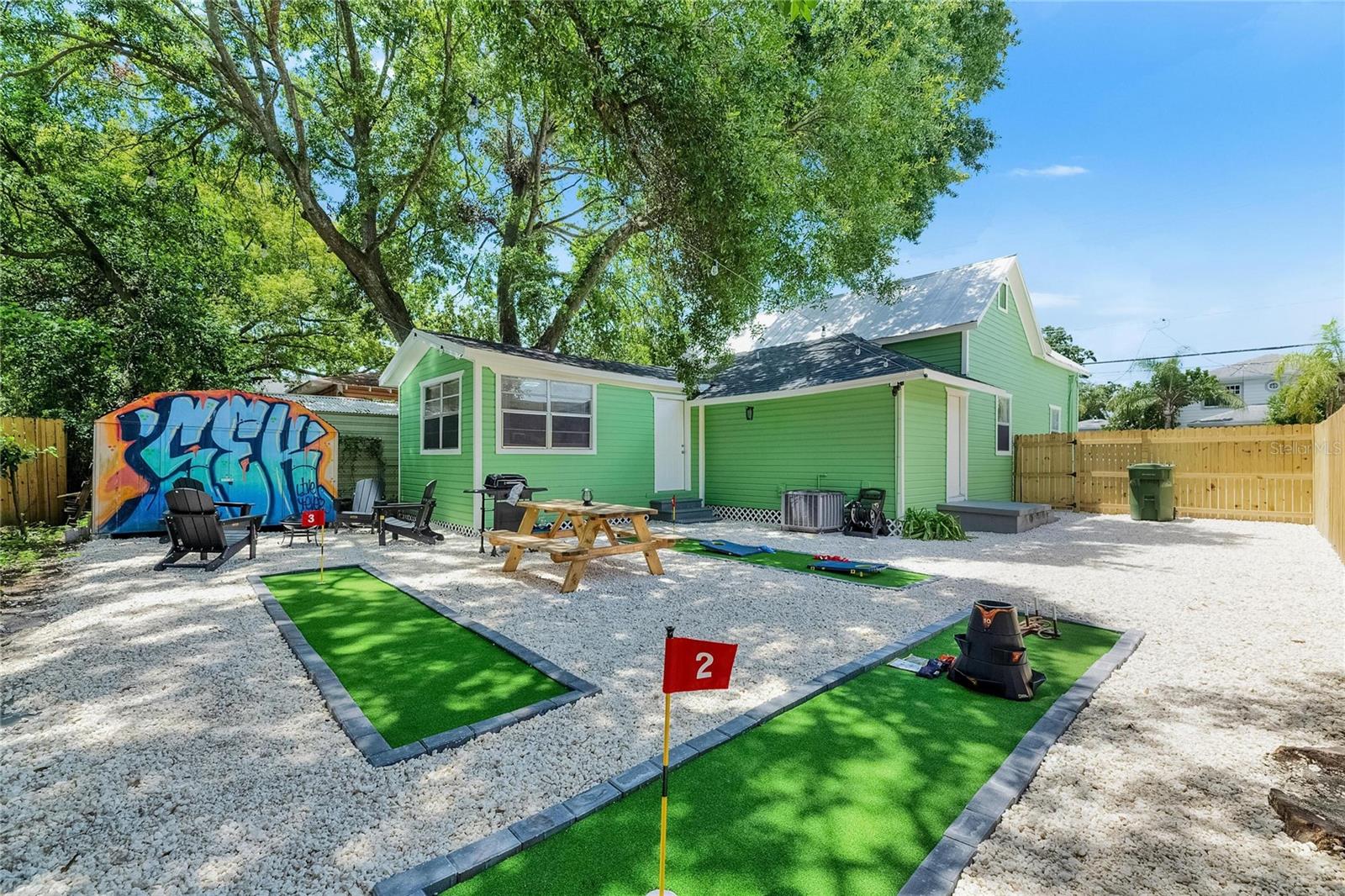 1009 E COLUMBUS DR — photo 24