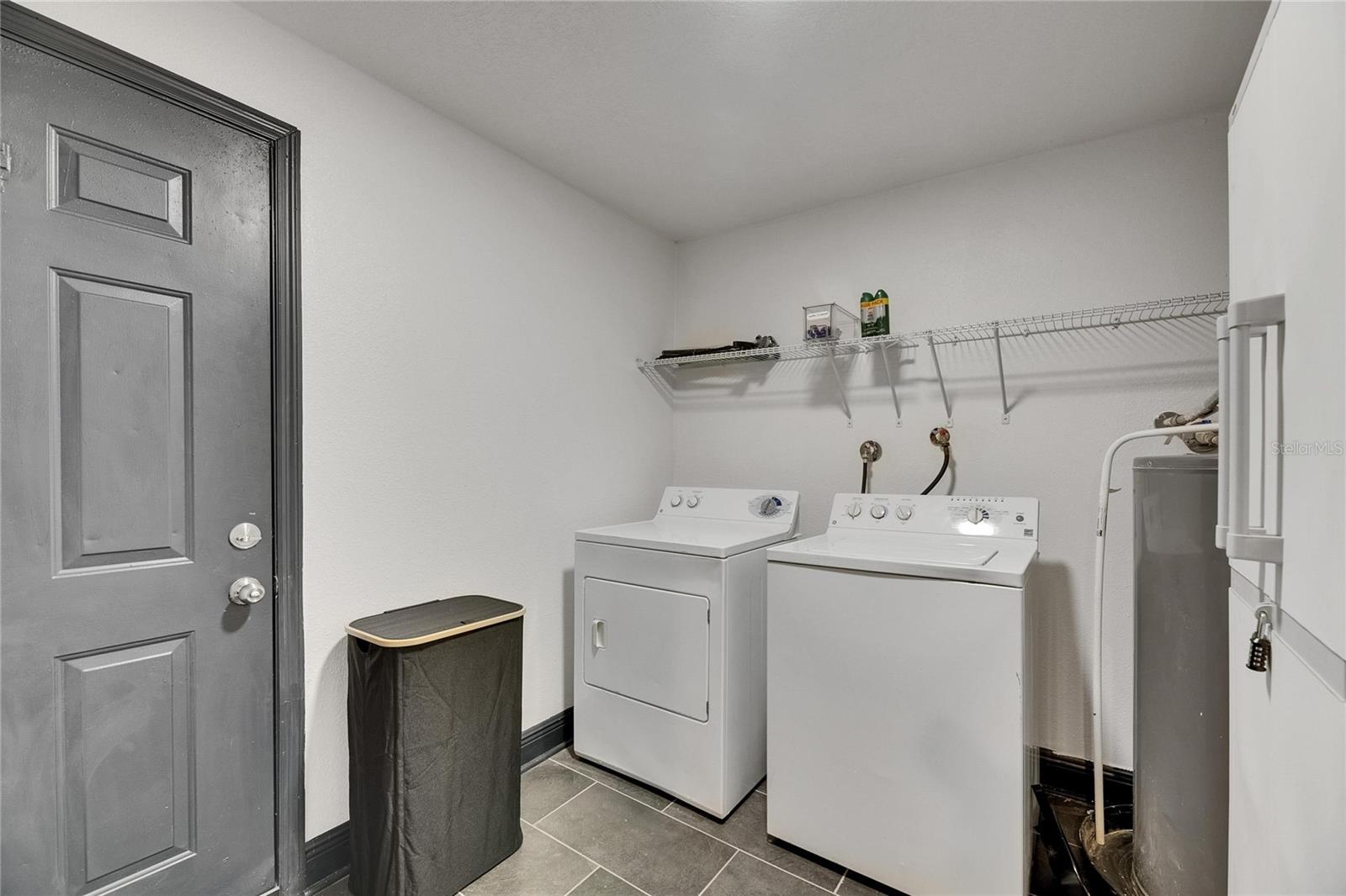1009 E COLUMBUS DR — photo 15