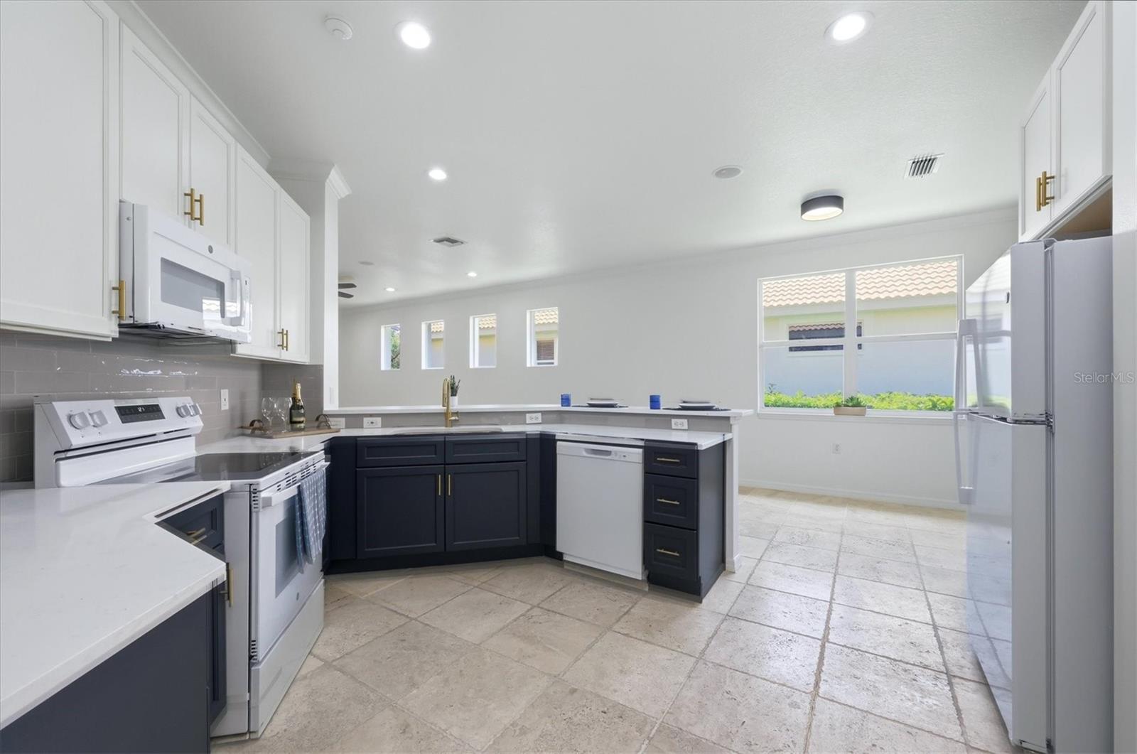 4315 REFLECTIONS PKWY — photo 9