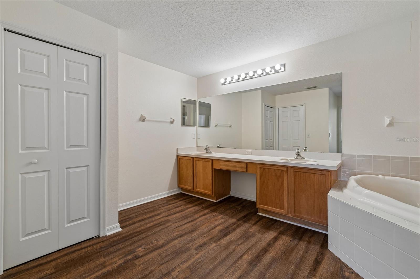 3307 PINE TOP DR — photo 30