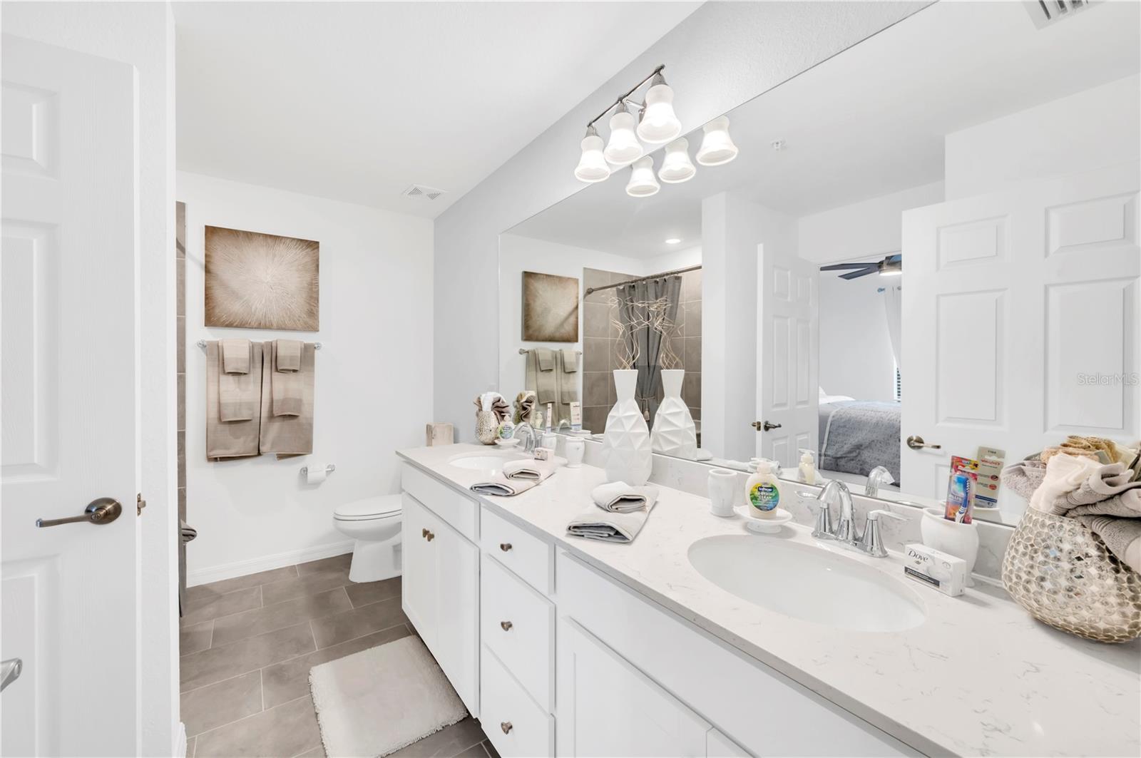 18114 GAWTHROP DR #201 — photo 12