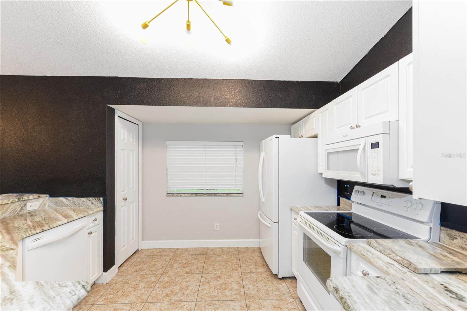 8457 BRISTOL AVE — photo 13