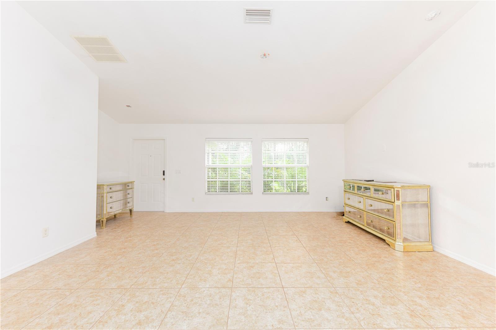 8457 BRISTOL AVE — photo 10