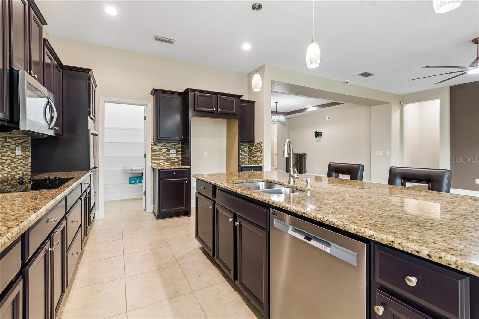4930 BUTLER NATIONAL DR — photo 15