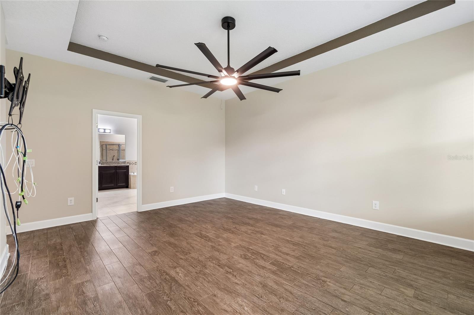 4930 BUTLER NATIONAL DR — photo 21