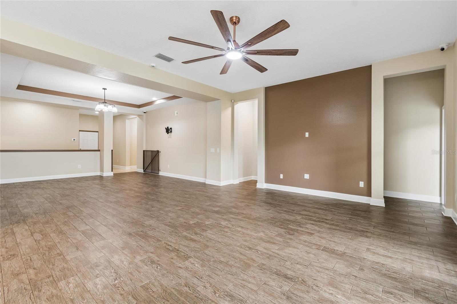4930 BUTLER NATIONAL DR — photo 13