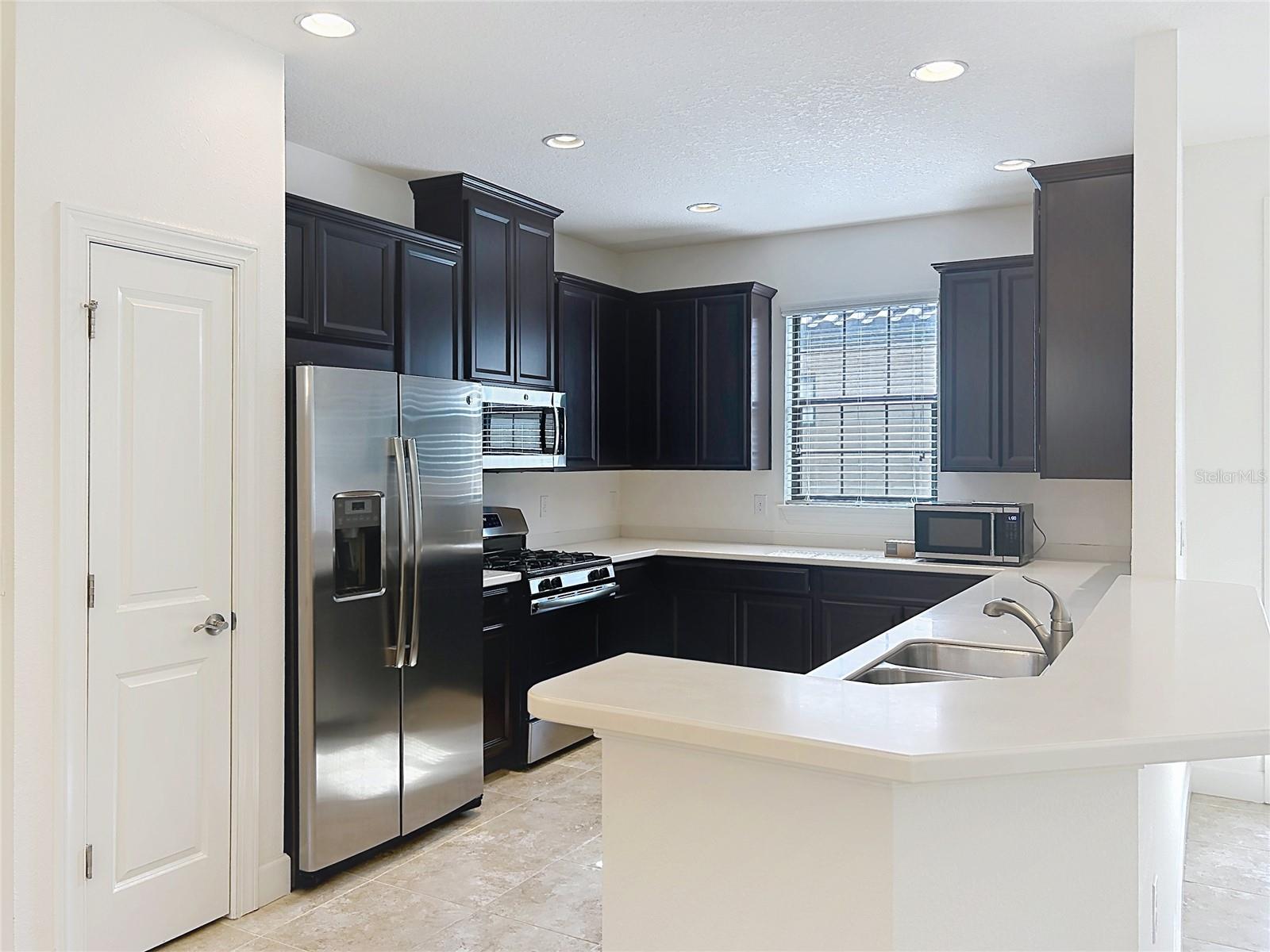 8335 ALBERATA VISTA DR — photo 8