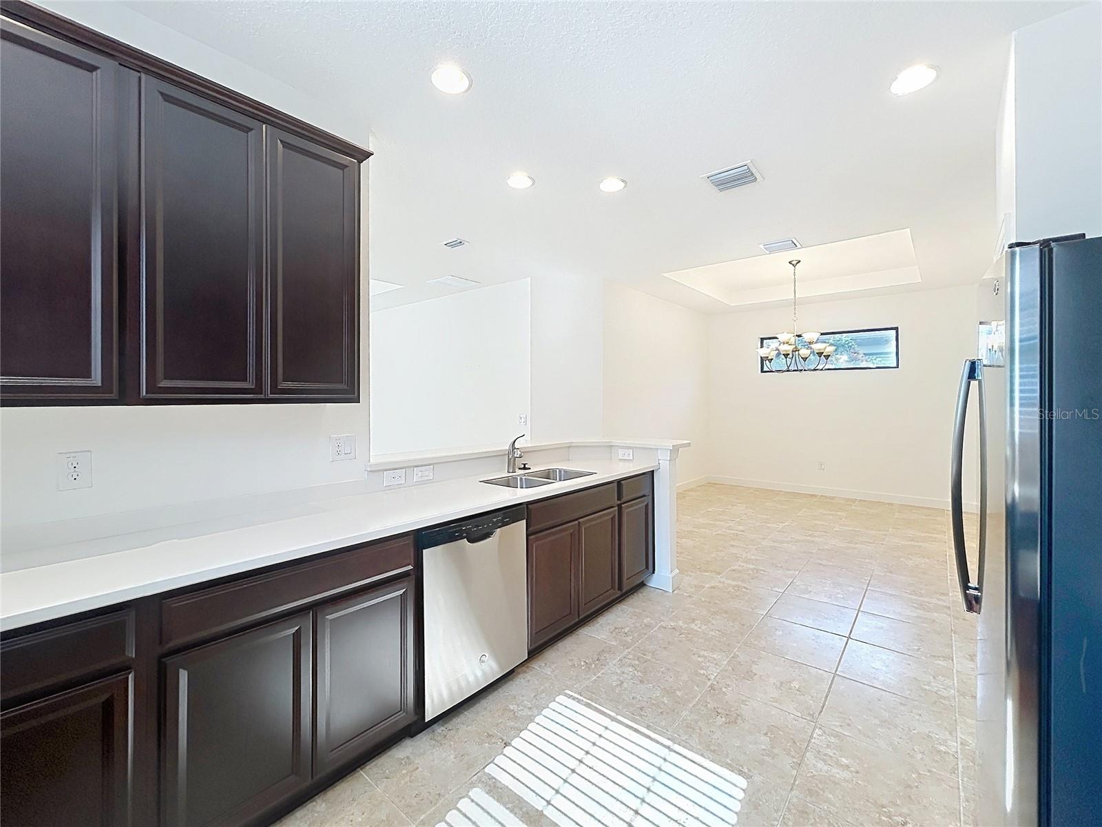 8335 ALBERATA VISTA DR — photo 10