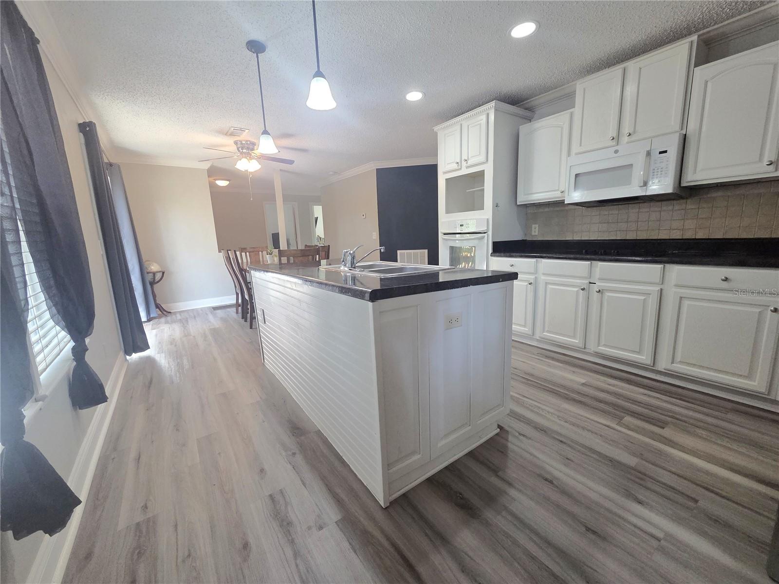 18314 DEASON DR — photo 3