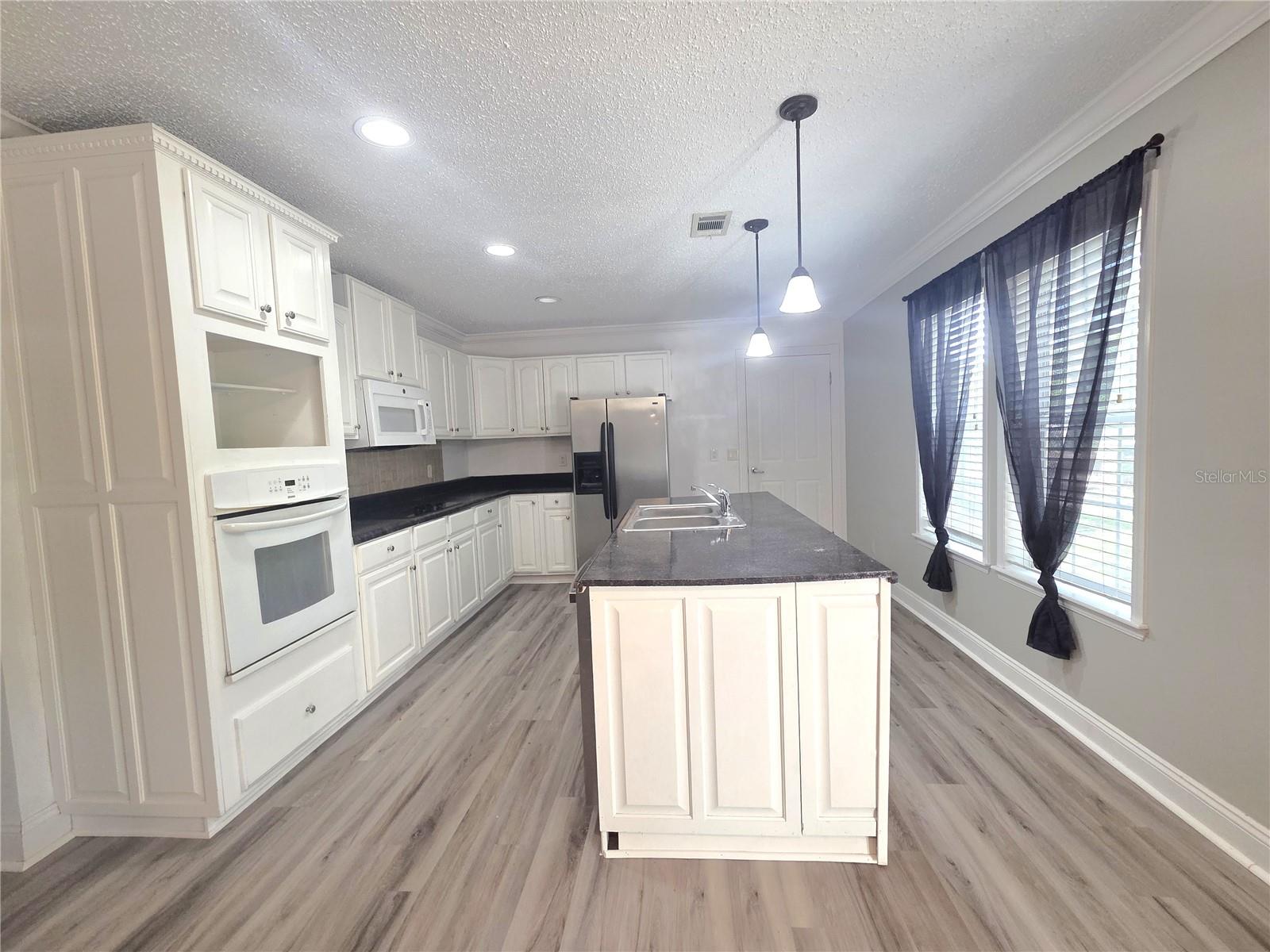 18314 DEASON DR — photo 2