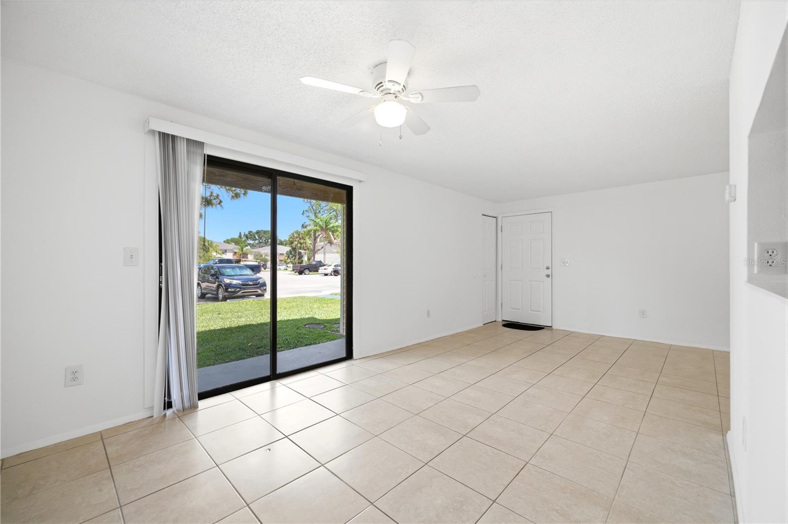 123 LOBLOLLY CT #B — photo 11