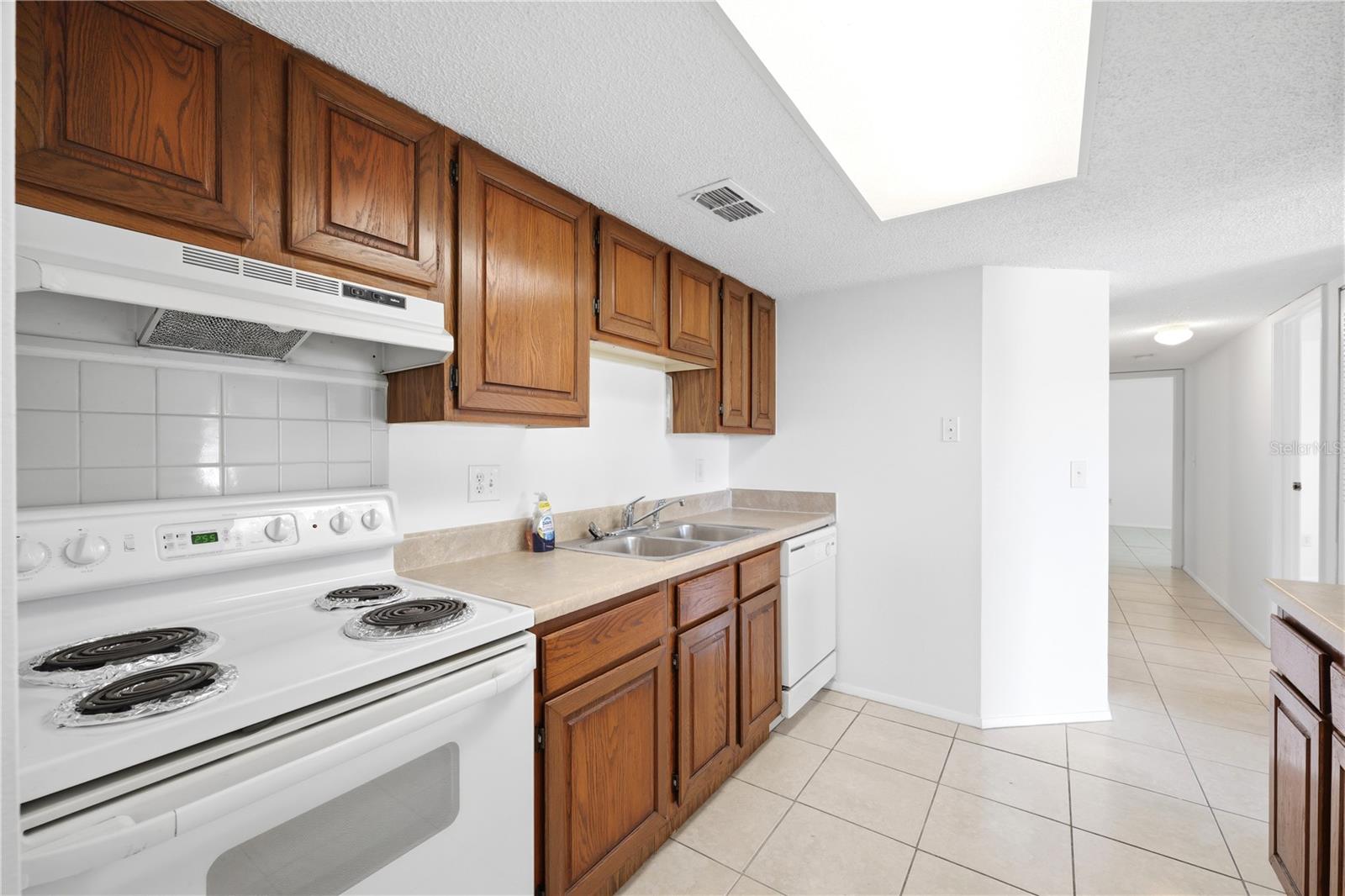 123 LOBLOLLY CT #B — photo 9