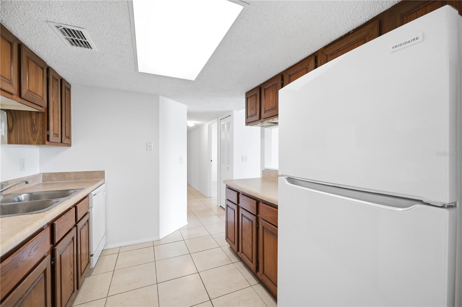 123 LOBLOLLY CT #B — photo 10