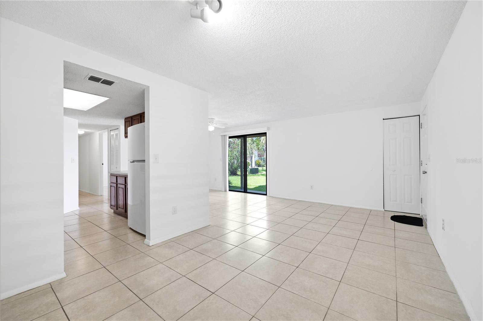 123 LOBLOLLY CT #B — photo 12
