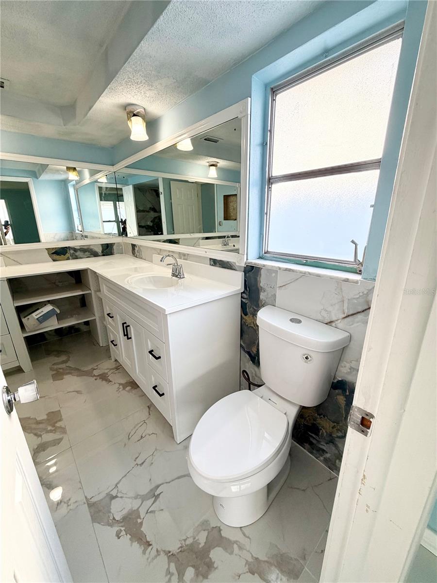 7040 FOX HOLLOW DR — photo 19