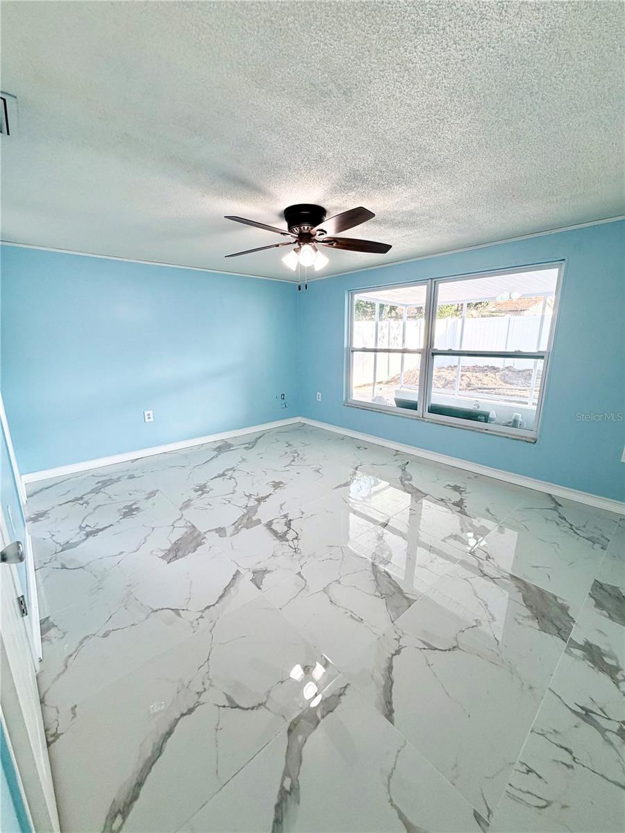 7040 FOX HOLLOW DR — photo 17