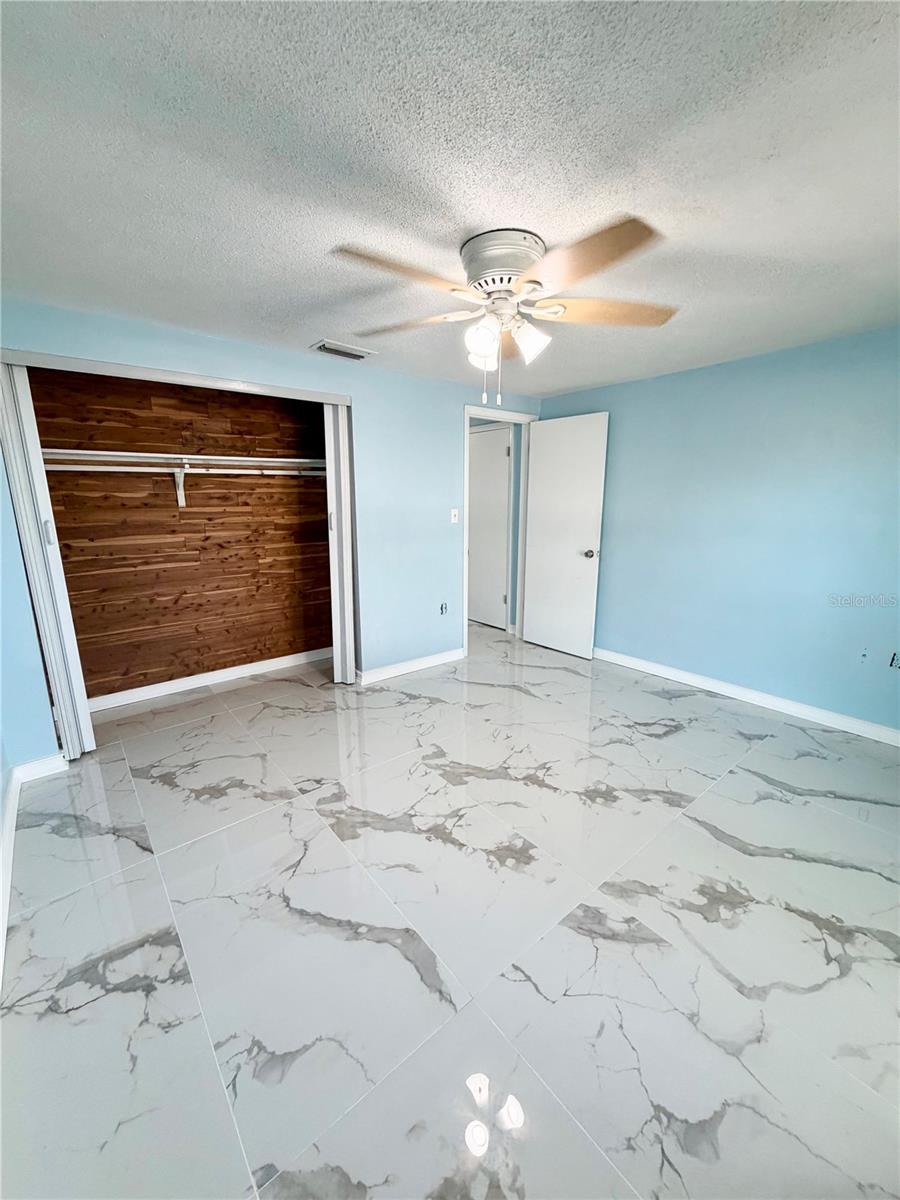 7040 FOX HOLLOW DR — photo 27