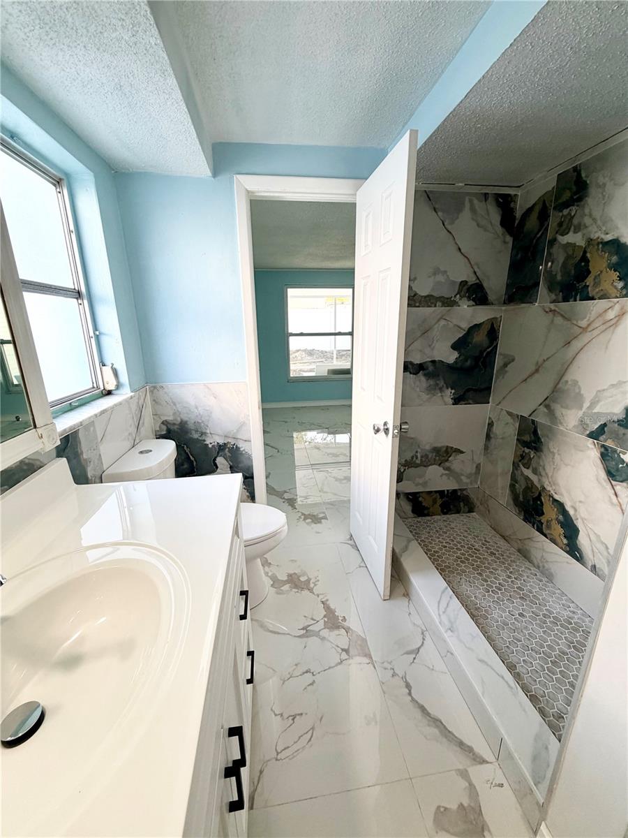 7040 FOX HOLLOW DR — photo 22