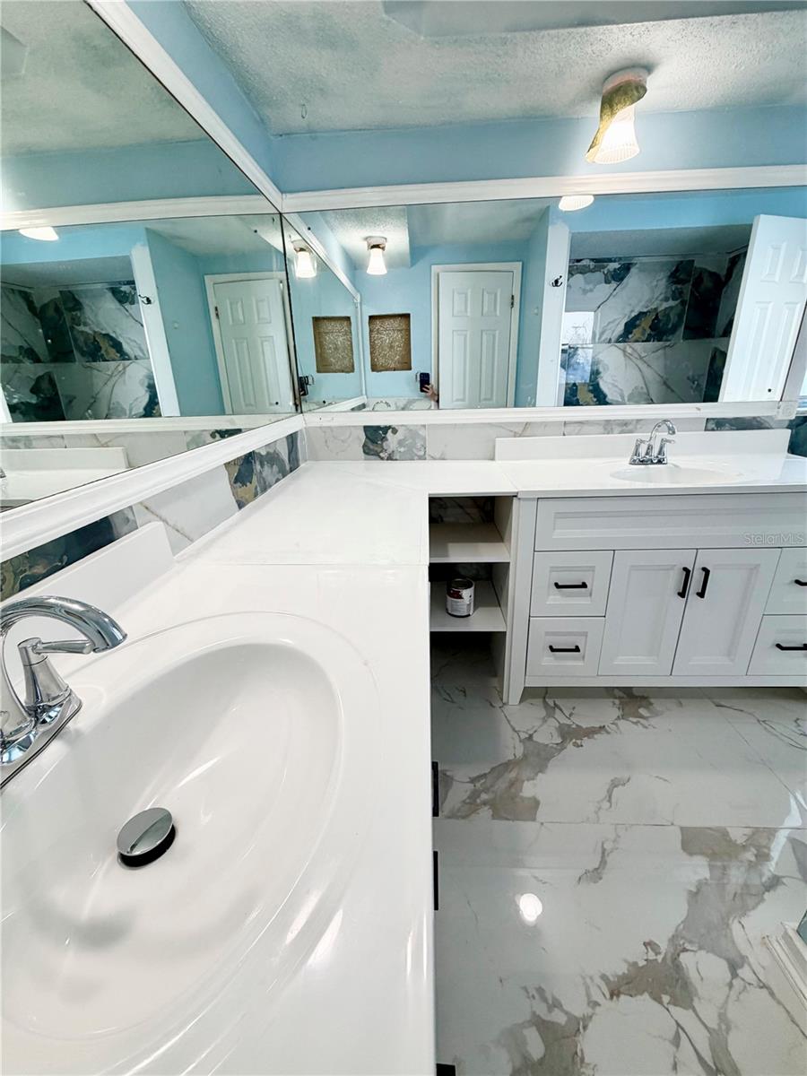 7040 FOX HOLLOW DR — photo 20