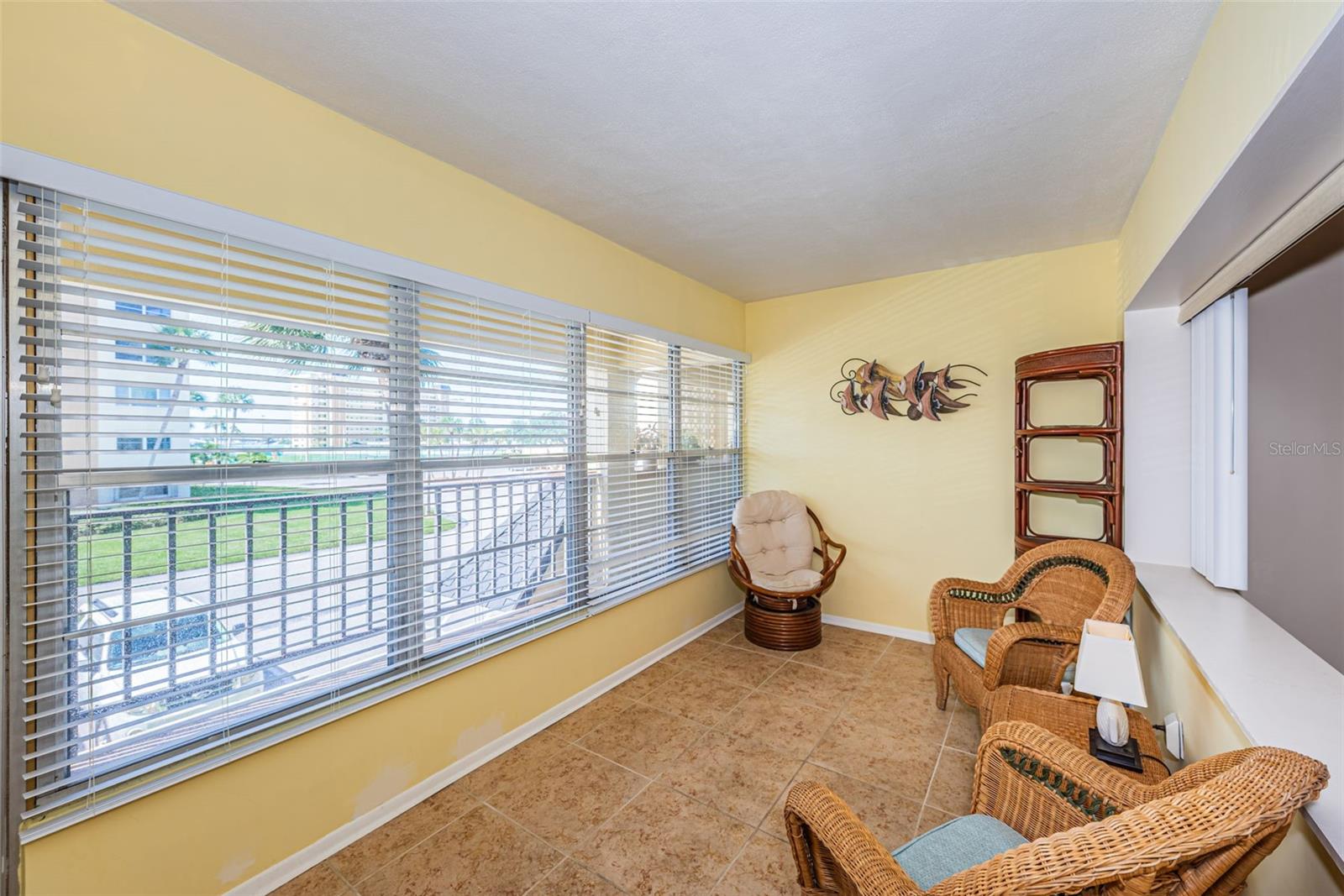 4700 COVE CIR #208 — photo 8