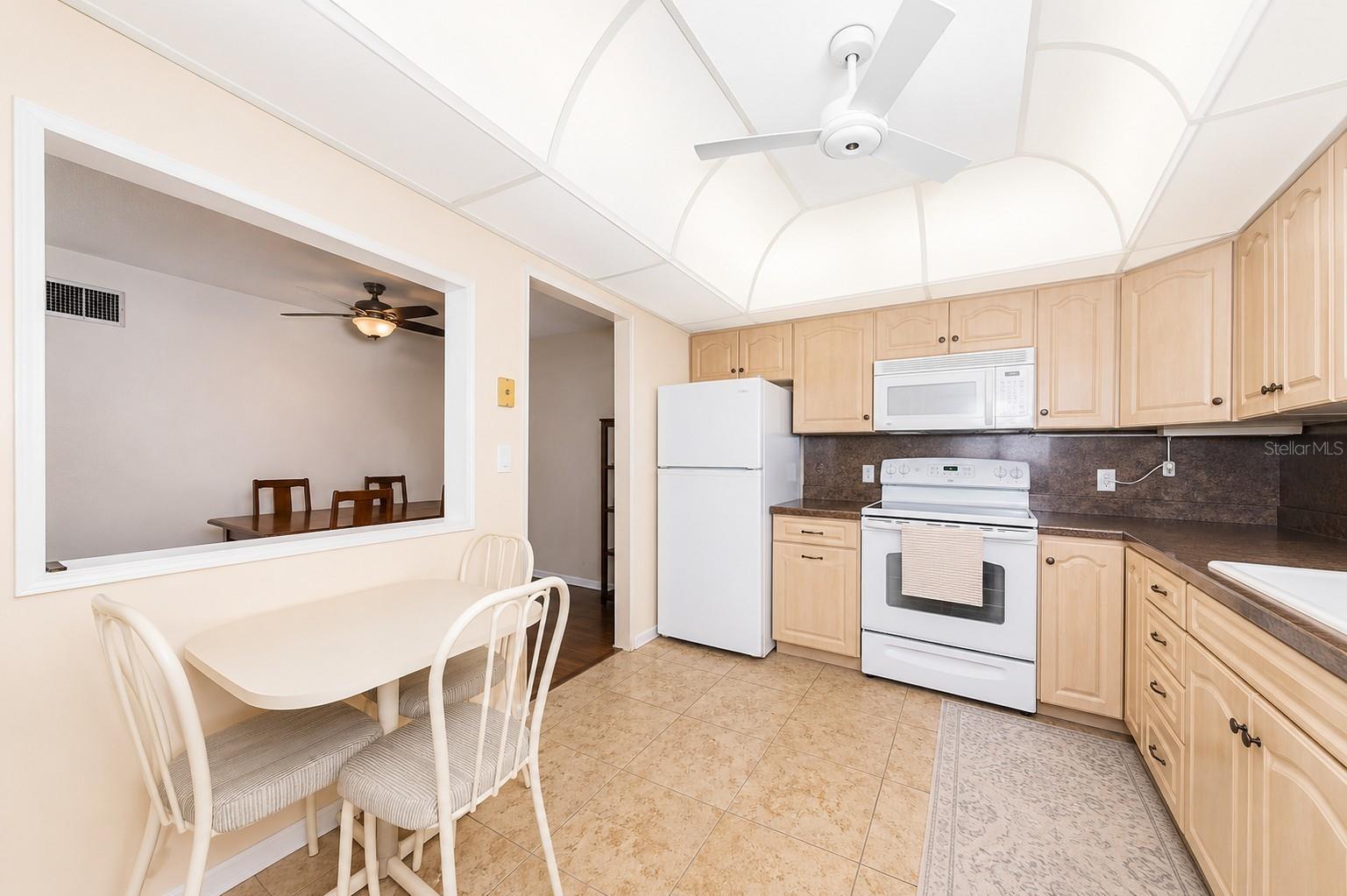 4700 COVE CIR #208 — photo 12