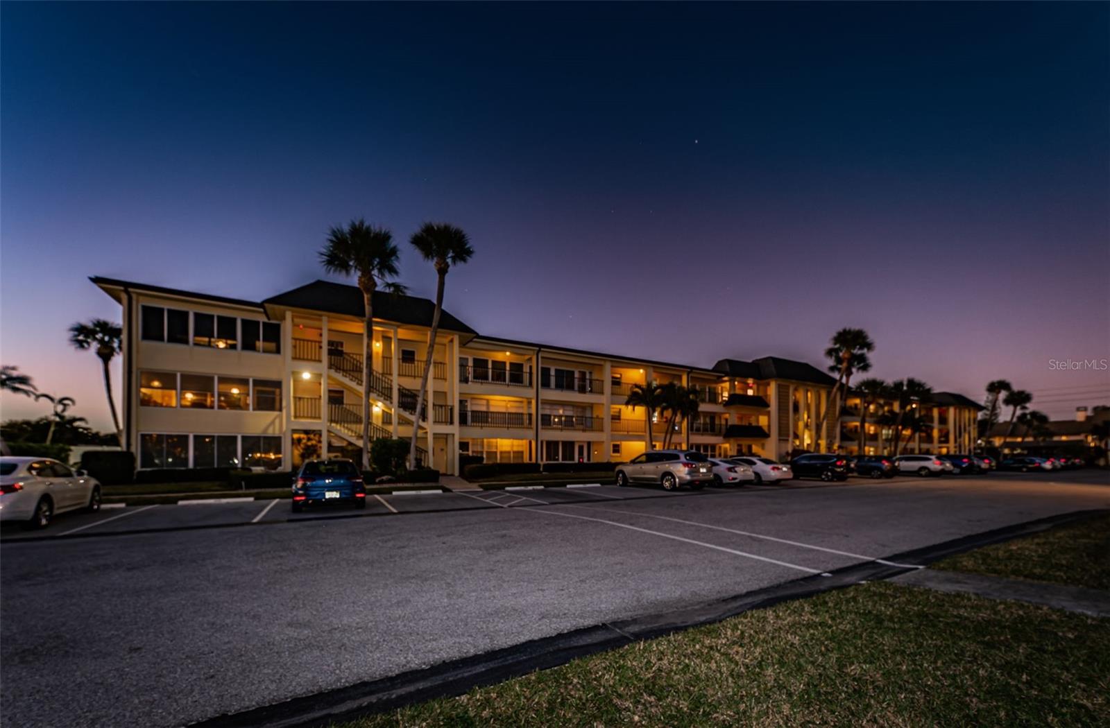 4700 COVE CIR #208 — photo 31