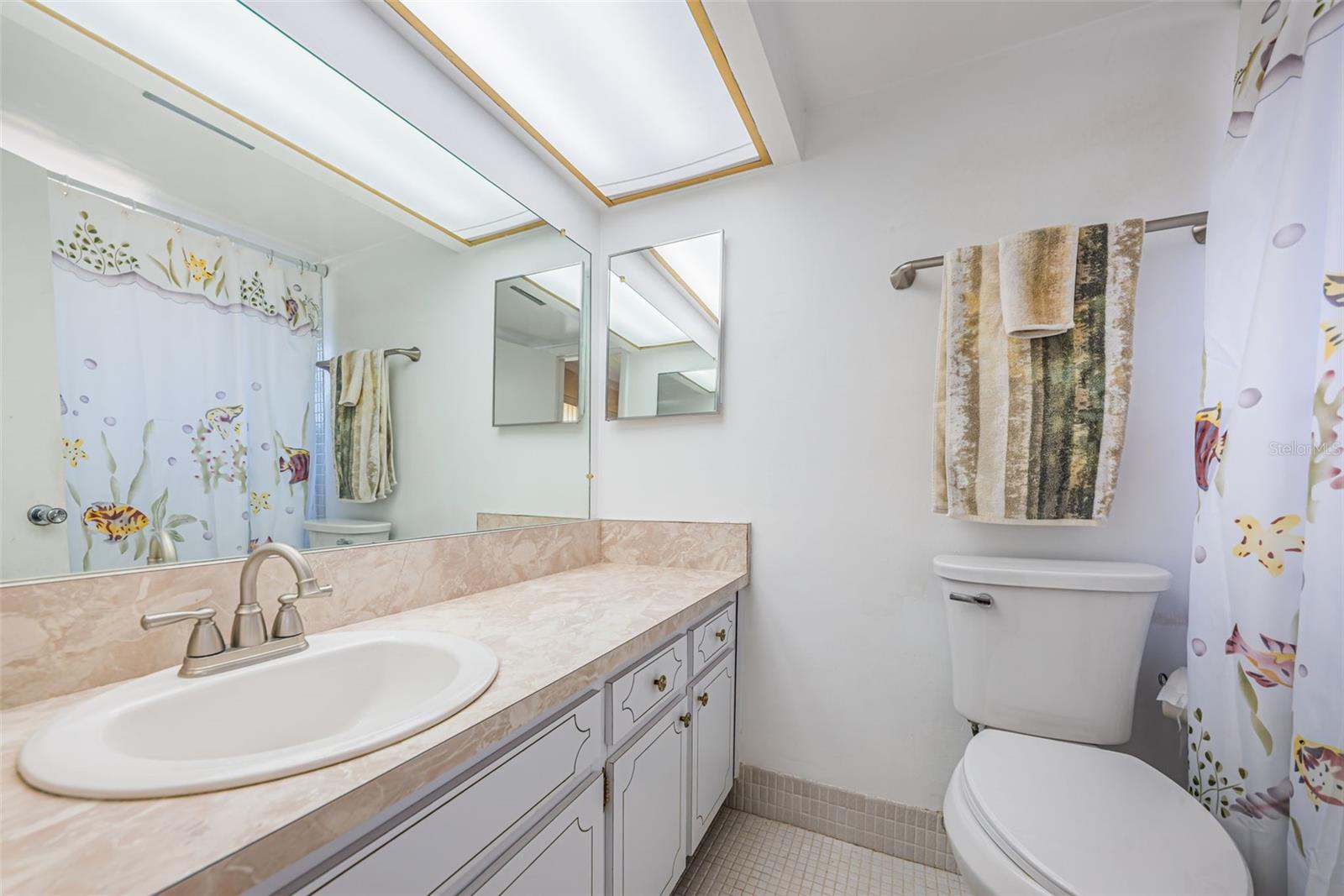 4700 COVE CIR #208 — photo 22