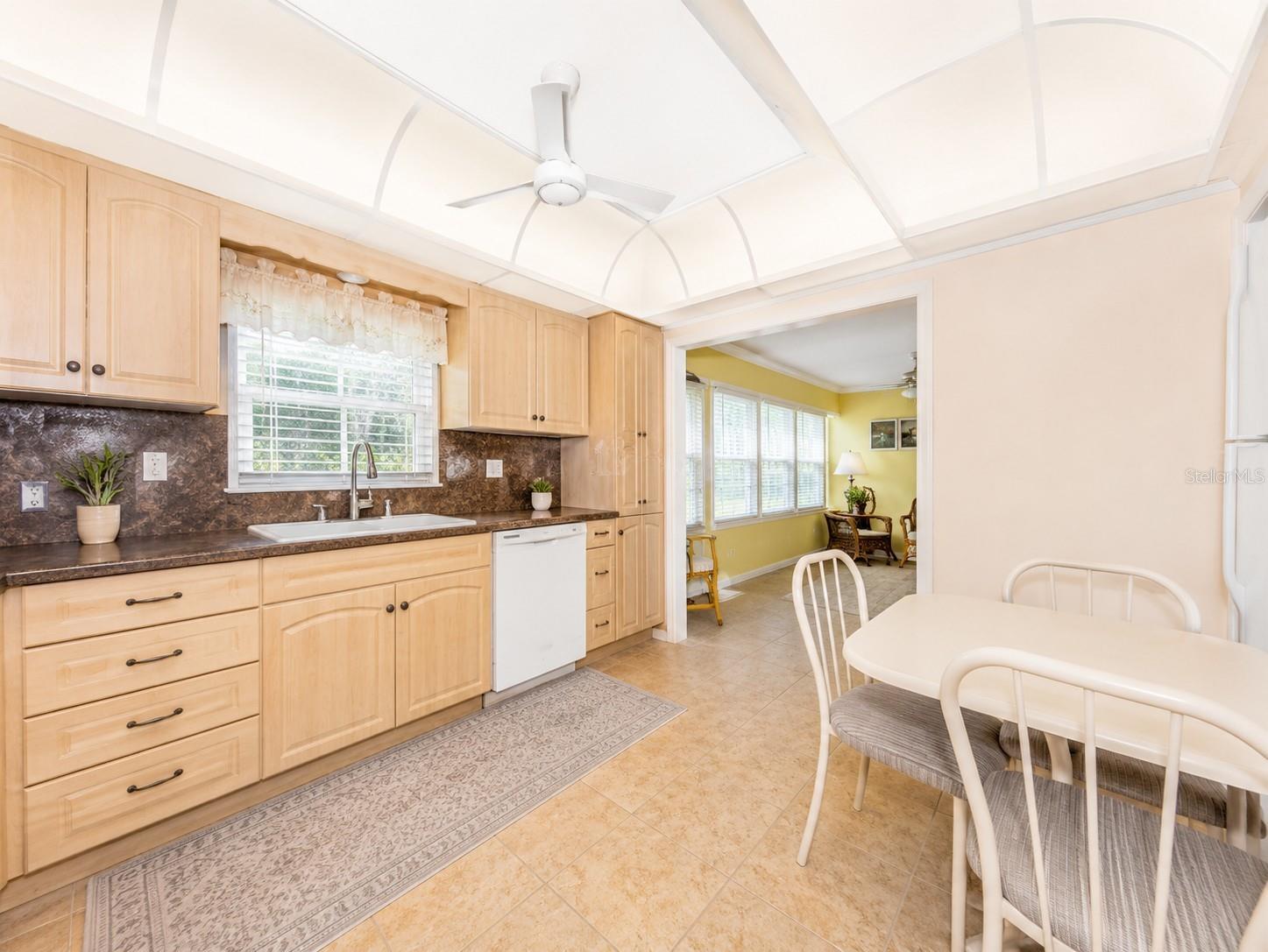 4700 COVE CIR #208 — photo 14