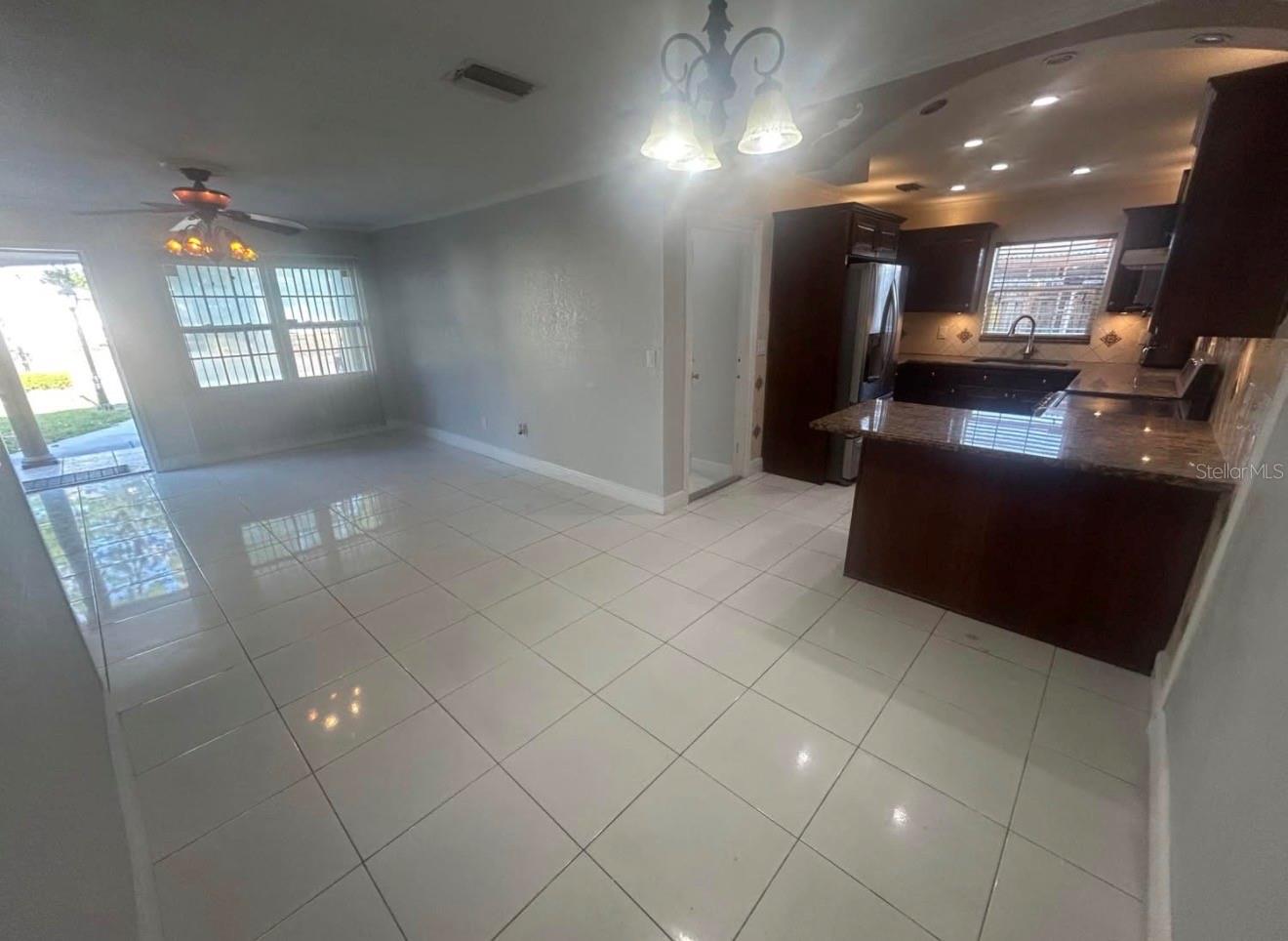 5112 GATEWAY DR — photo 5