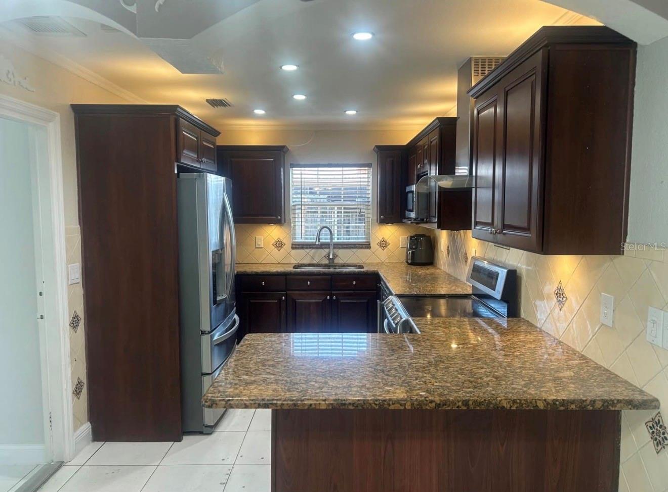 5112 GATEWAY DR — photo 6
