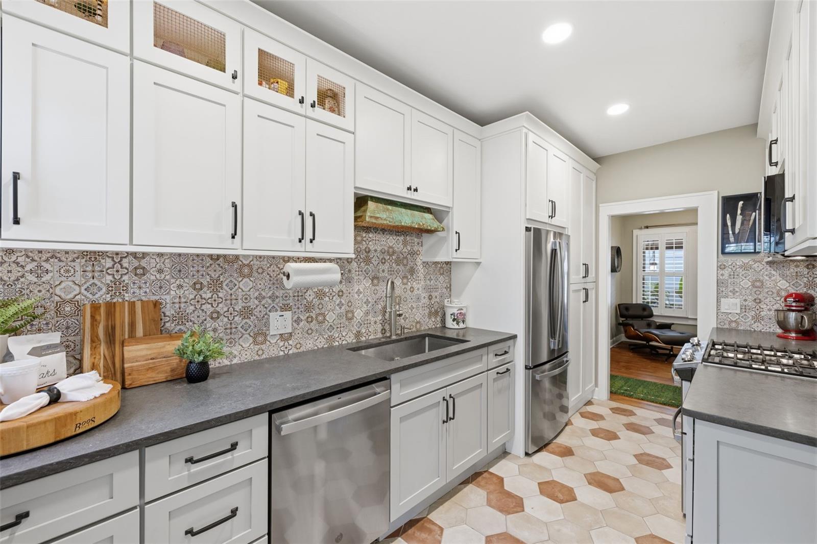 912 S FREMONT AVE — photo 5
