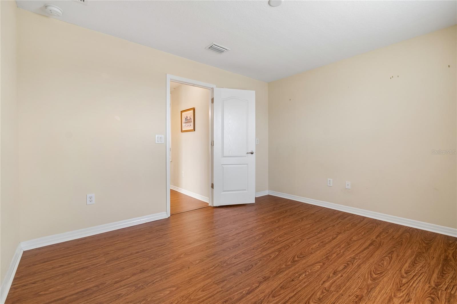 13344 GRAHAM YARDEN — photo 36