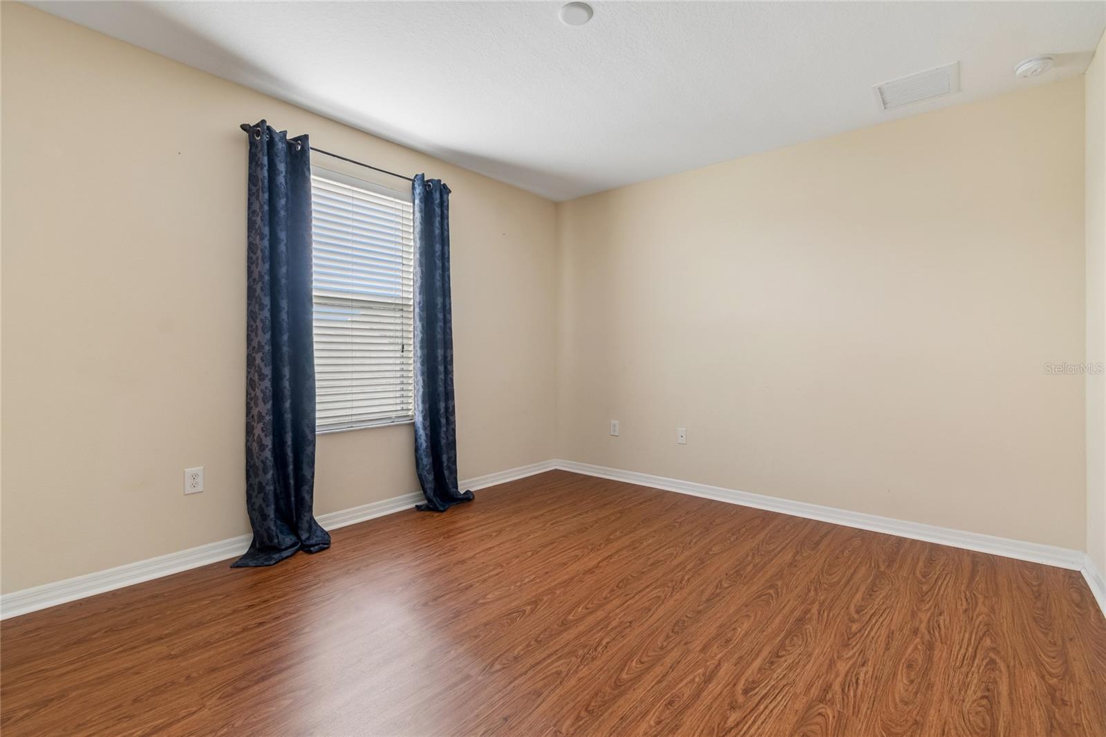 13344 GRAHAM YARDEN — photo 37