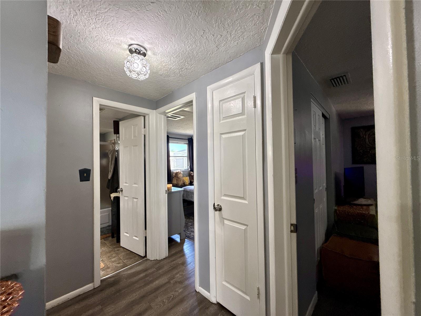 1421 WICKHAM LN — photo 14