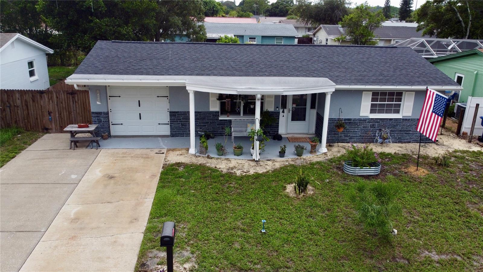 1421 WICKHAM LN — photo 2