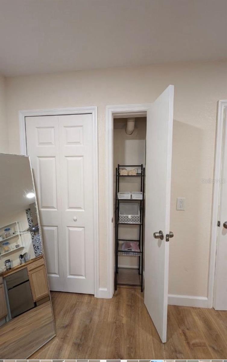 405 S ORION AVE — photo 9