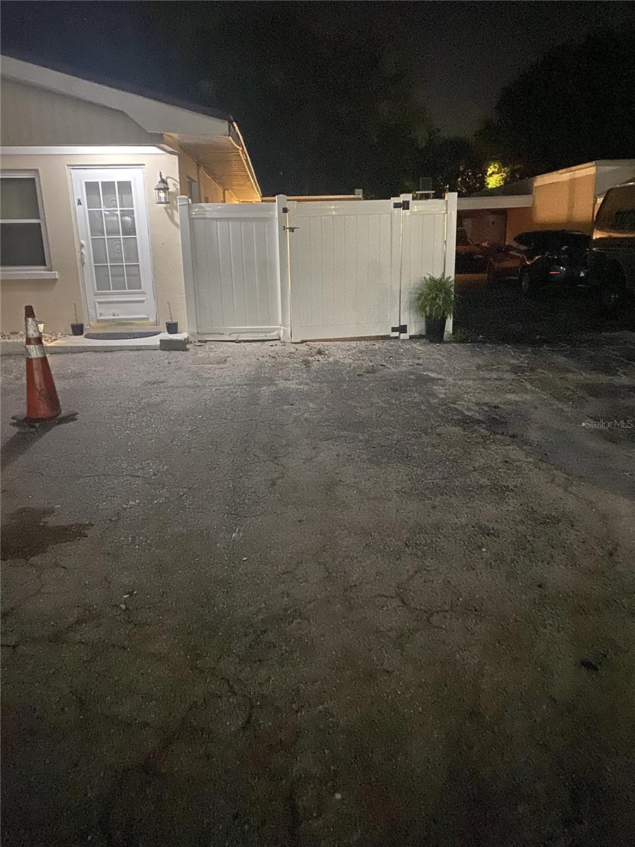 405 S ORION AVE — photo 12
