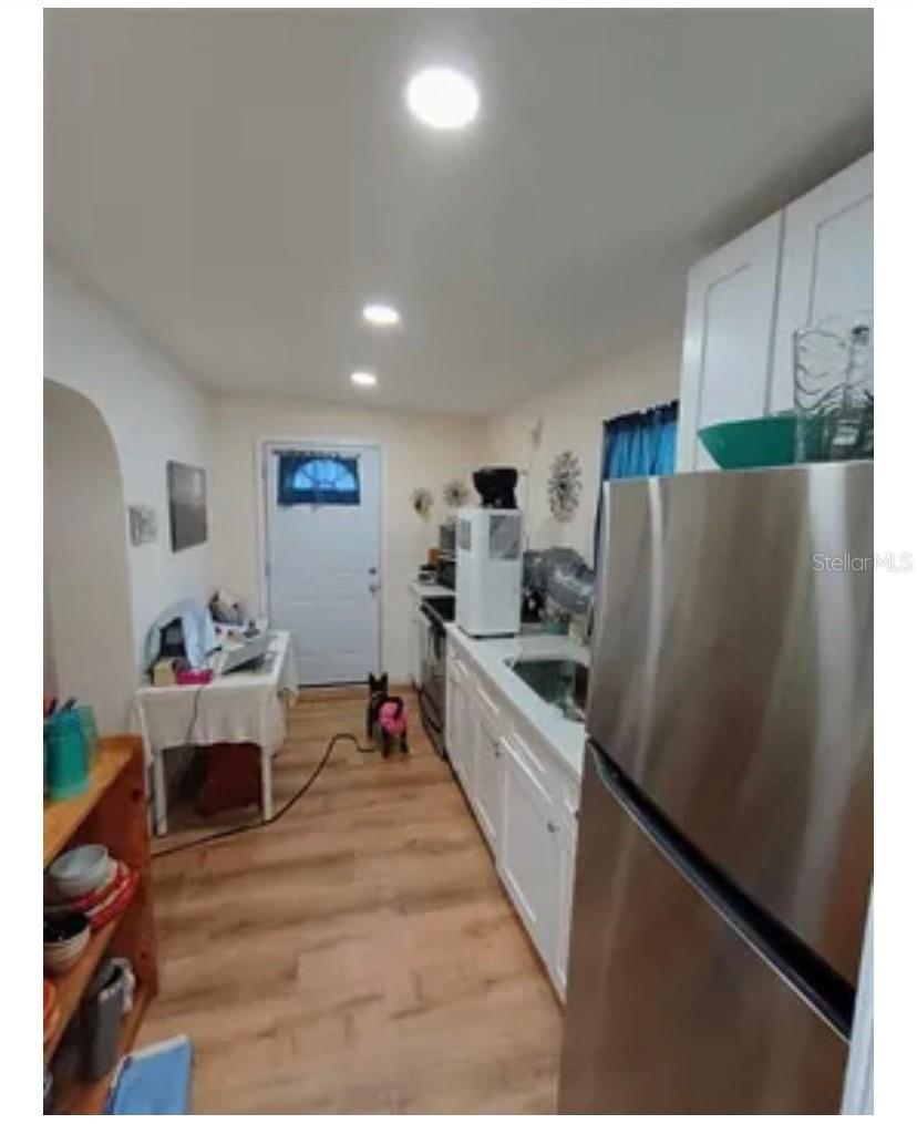 405 S ORION AVE — photo 47